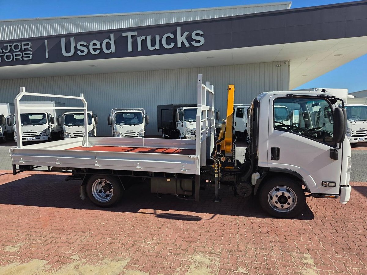 2021 Isuzu Npr 65/45-190 3 Ton Tray And Crane image 20