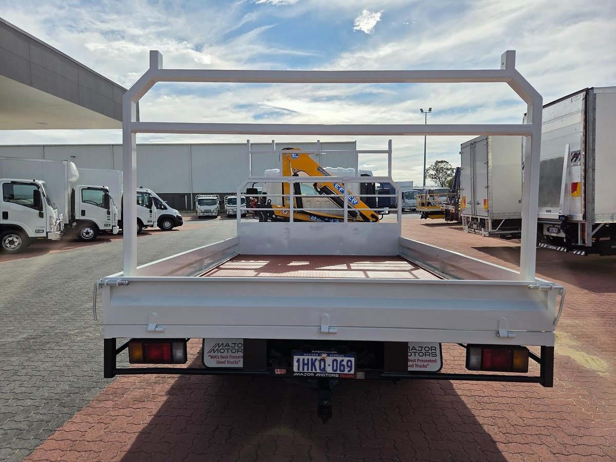 2021 Isuzu Npr 65/45-190 3 Ton Tray And Crane image 14