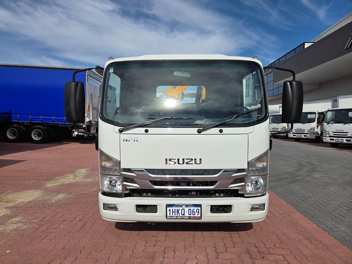 2021 Isuzu Npr 65/45-190 3 Ton Tray And Crane image 8