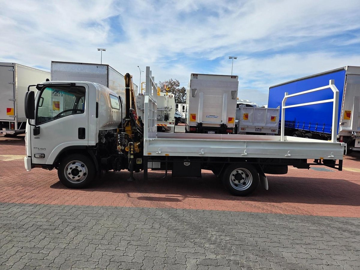 2021 Isuzu Npr 65/45-190 3 Ton Tray And Crane image 12
