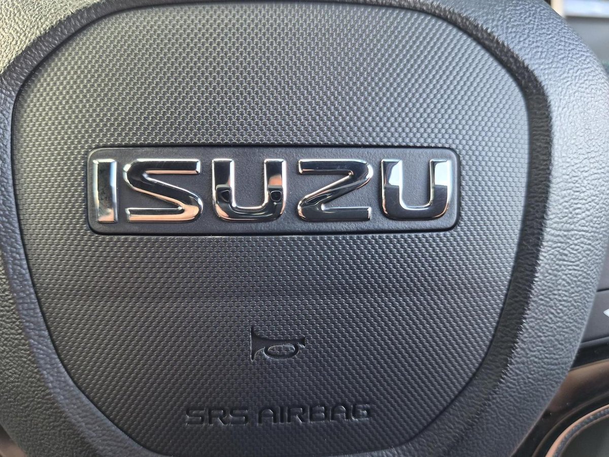 2026 Isuzu D-MAX X-TERRAIN MY25.5 4X4 Dual Range image 11