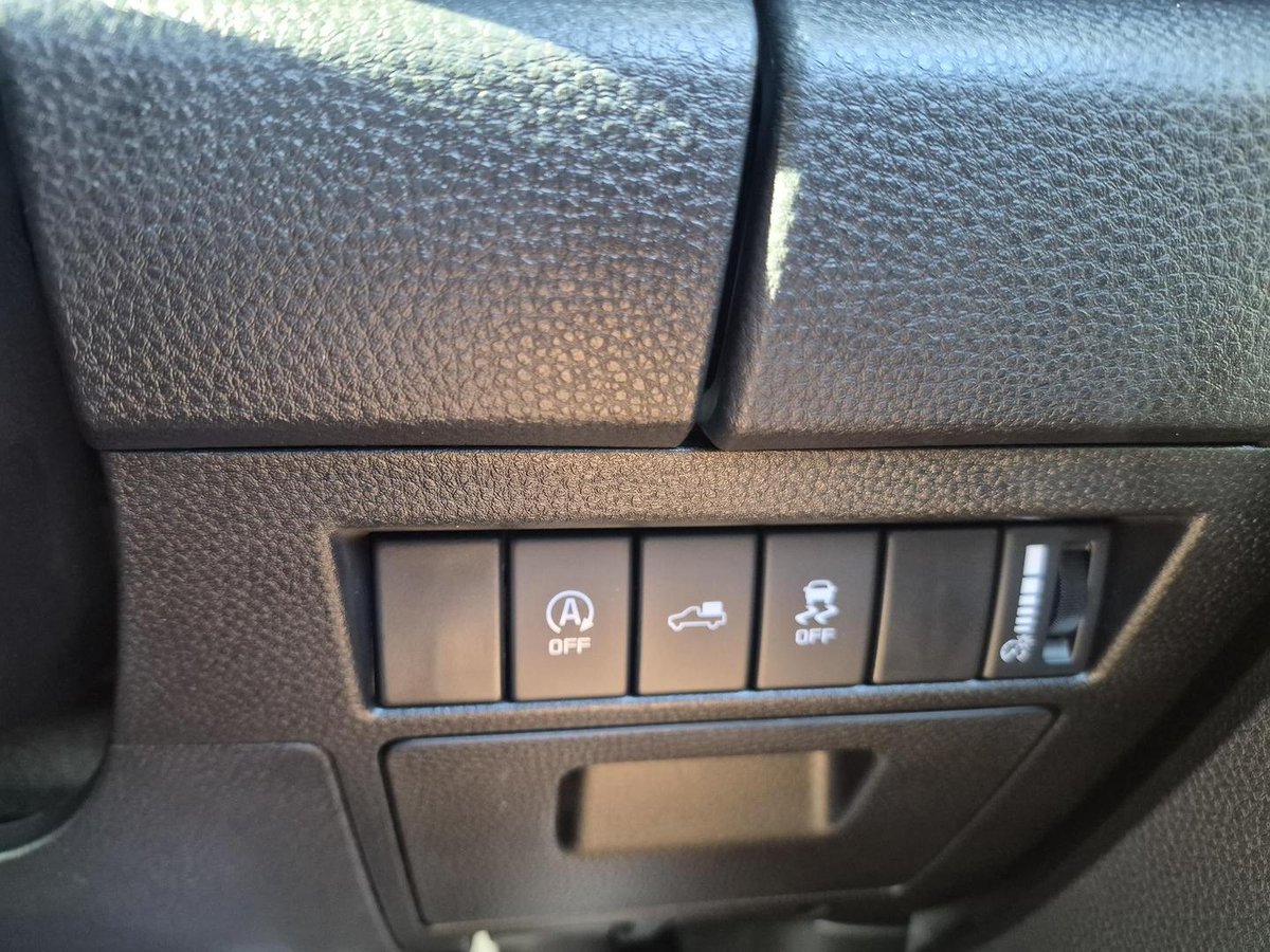 2026 Isuzu D-MAX X-TERRAIN MY25.5 4X4 Dual Range image 27