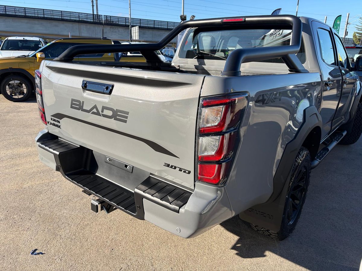 2026 Isuzu D-MAX BLADE MY25.5 4X4 Dual Range image 9