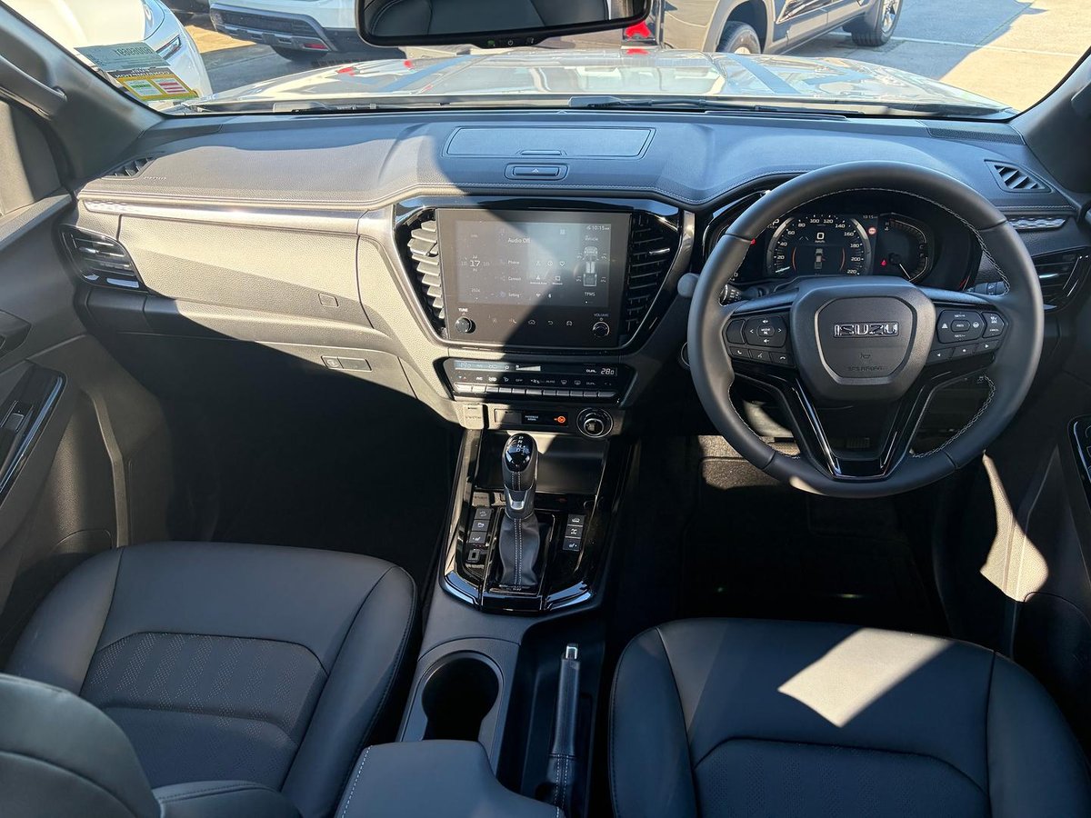 2026 Isuzu D-MAX BLADE MY25.5 4X4 Dual Range image 15