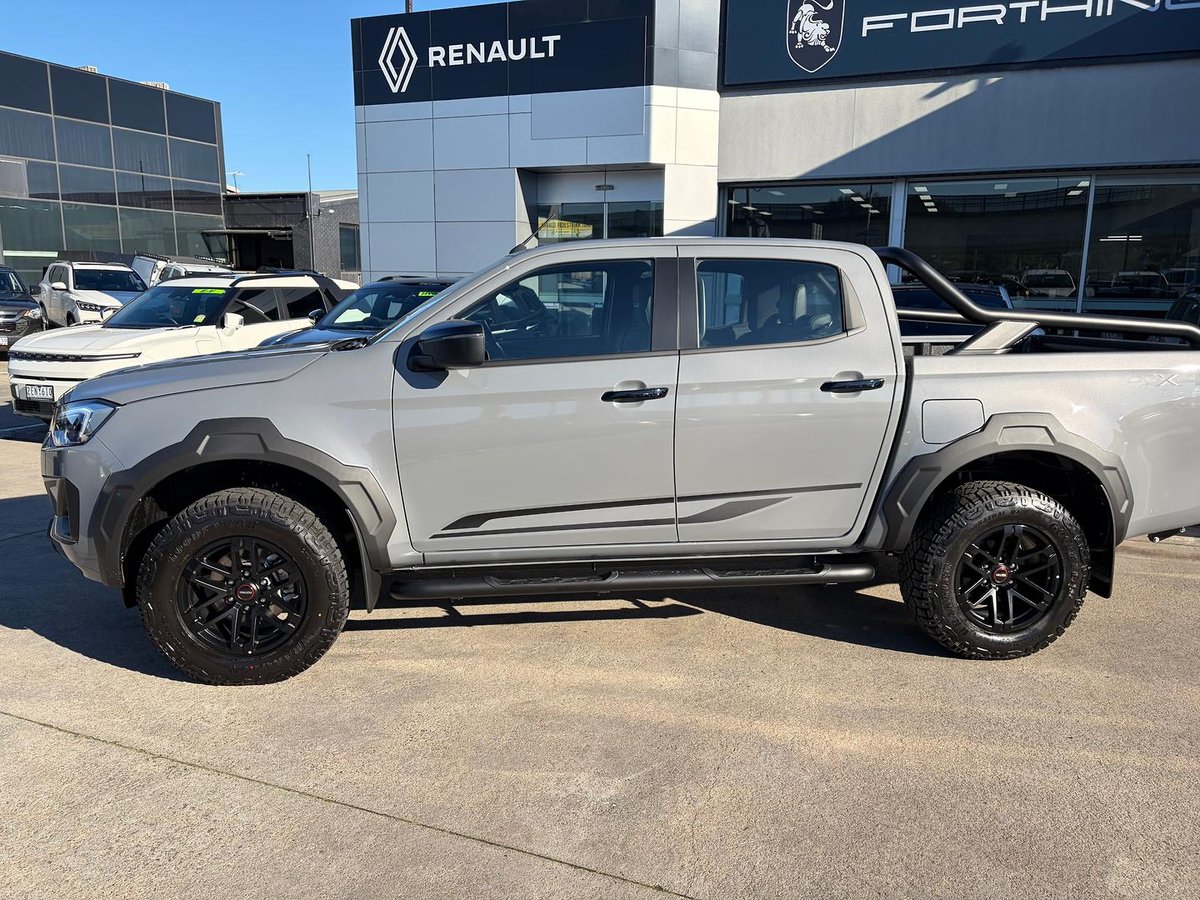 2026 Isuzu D-MAX BLADE MY25.5 4X4 Dual Range image 11