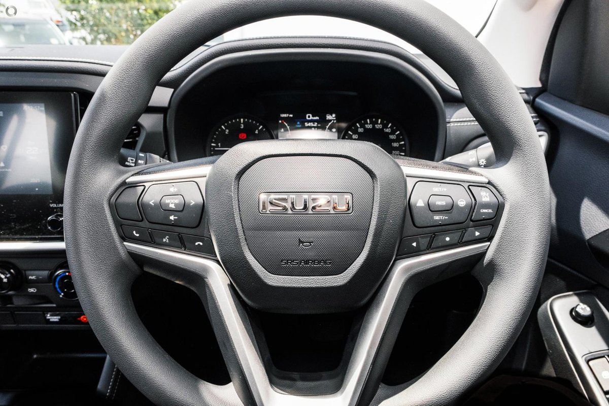 2026 Isuzu MU-X image 8