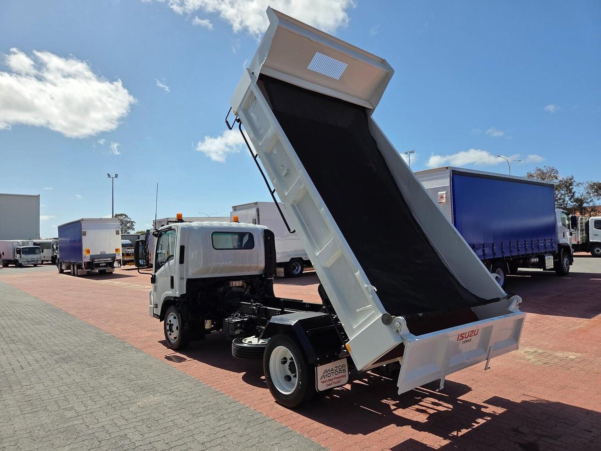 2013 Isuzu Nqr450 4.5 Ton Amt Tipper image 19
