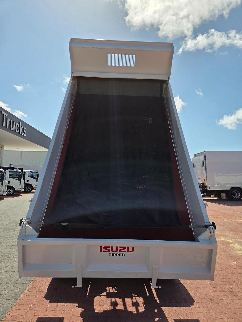 2013 Isuzu Nqr450 4.5 Ton Amt Tipper image 26