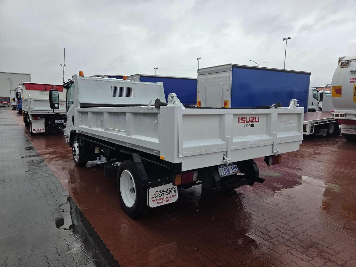 2013 Isuzu Nqr450 4.5 Ton Amt Tipper image 5