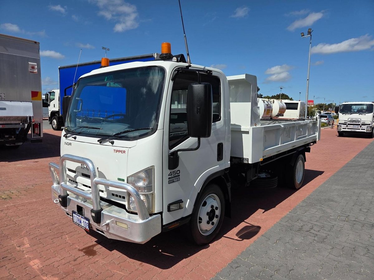2013 Isuzu Nqr450 4.5 Ton Amt Tipper image 18
