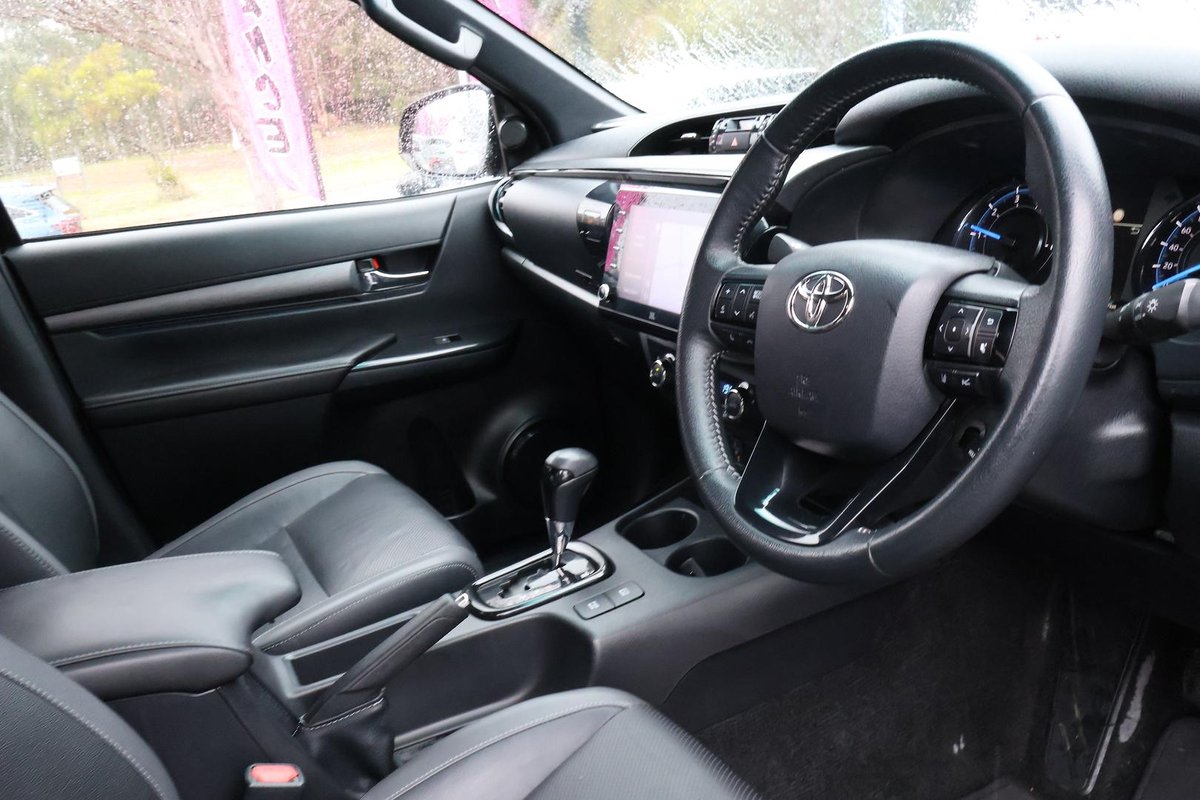 2022 Toyota Hilux image 7
