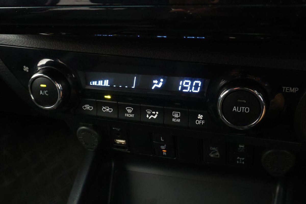 2021 Toyota Hilux Rogue GUN126R 4X4 Dual Range image 18
