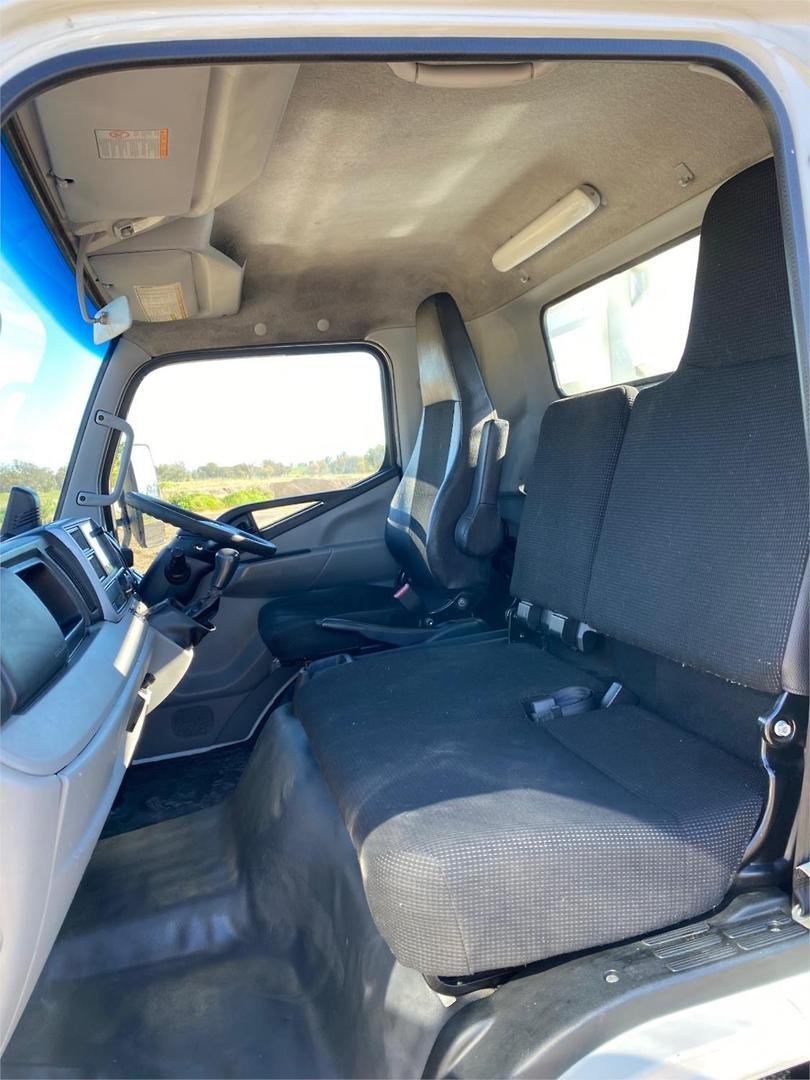 2019 Fuso Canter 815 image 12