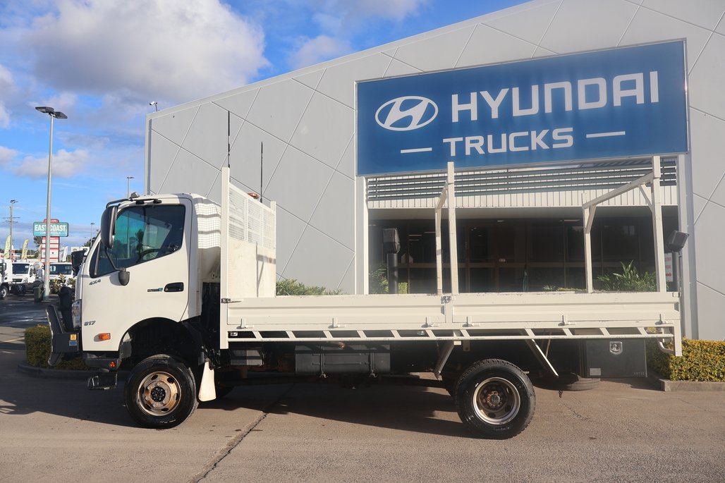 2019 Hino 300 817 image 11