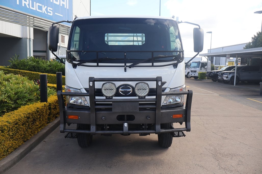2019 HINO 300 817 image 12