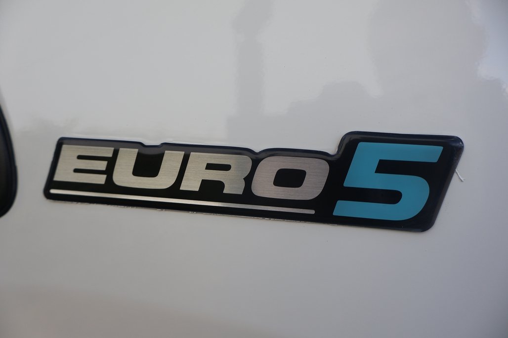 2019 HINO 300 817 image 13