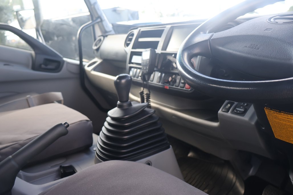 2019 HINO 300 817 image 16