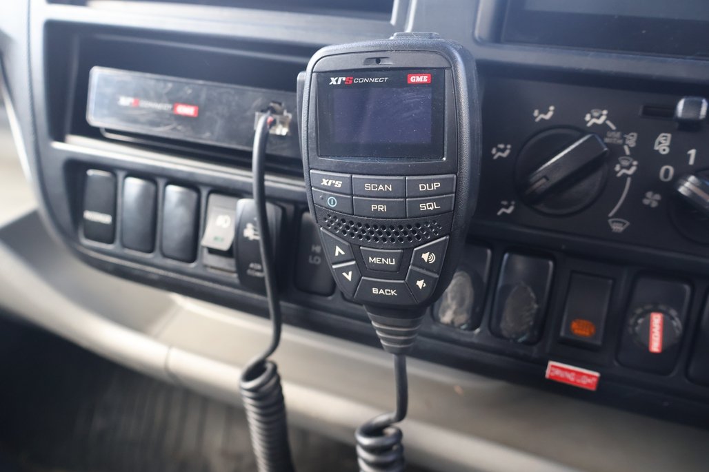 2019 HINO 300 817 image 17