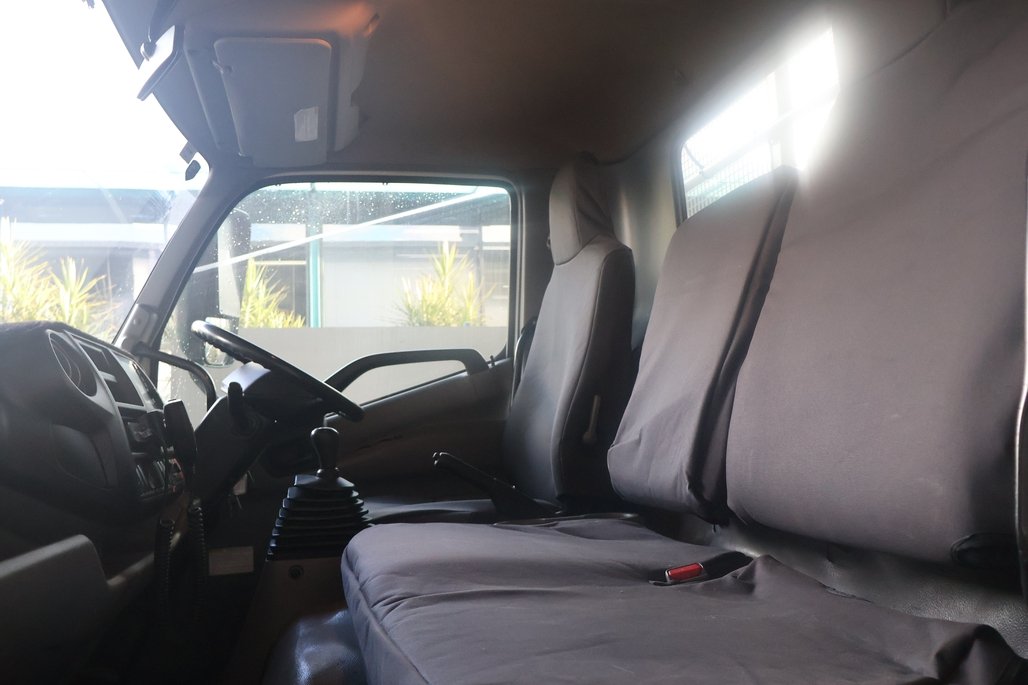 2019 Hino 300 817 image 18