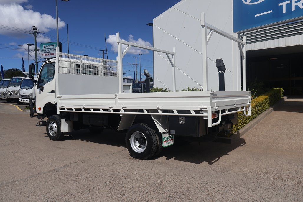 2019 HINO 300 817 image 5