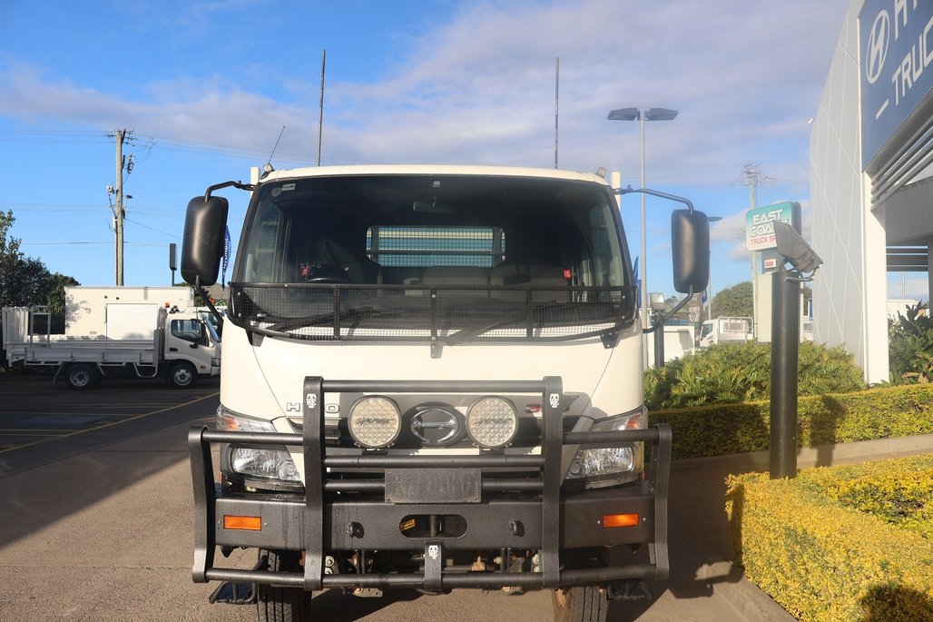 2019 Hino 300 817 image 5