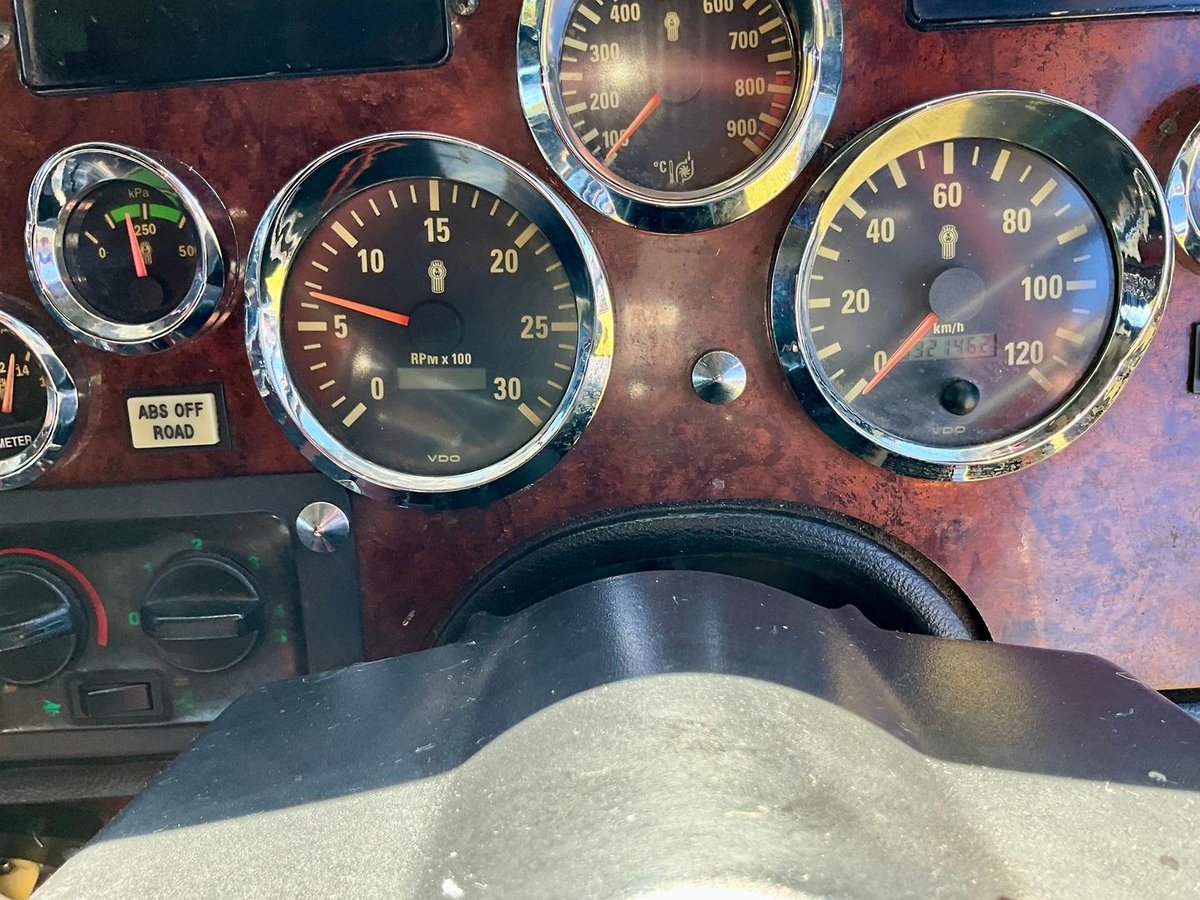 2010 Kenworth K100 Series K108 image 10