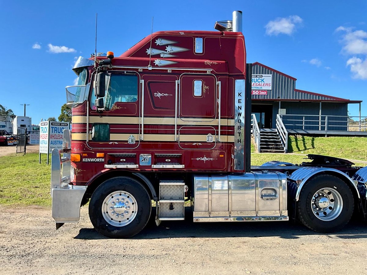 2010 Kenworth K100 Series K108 image 19