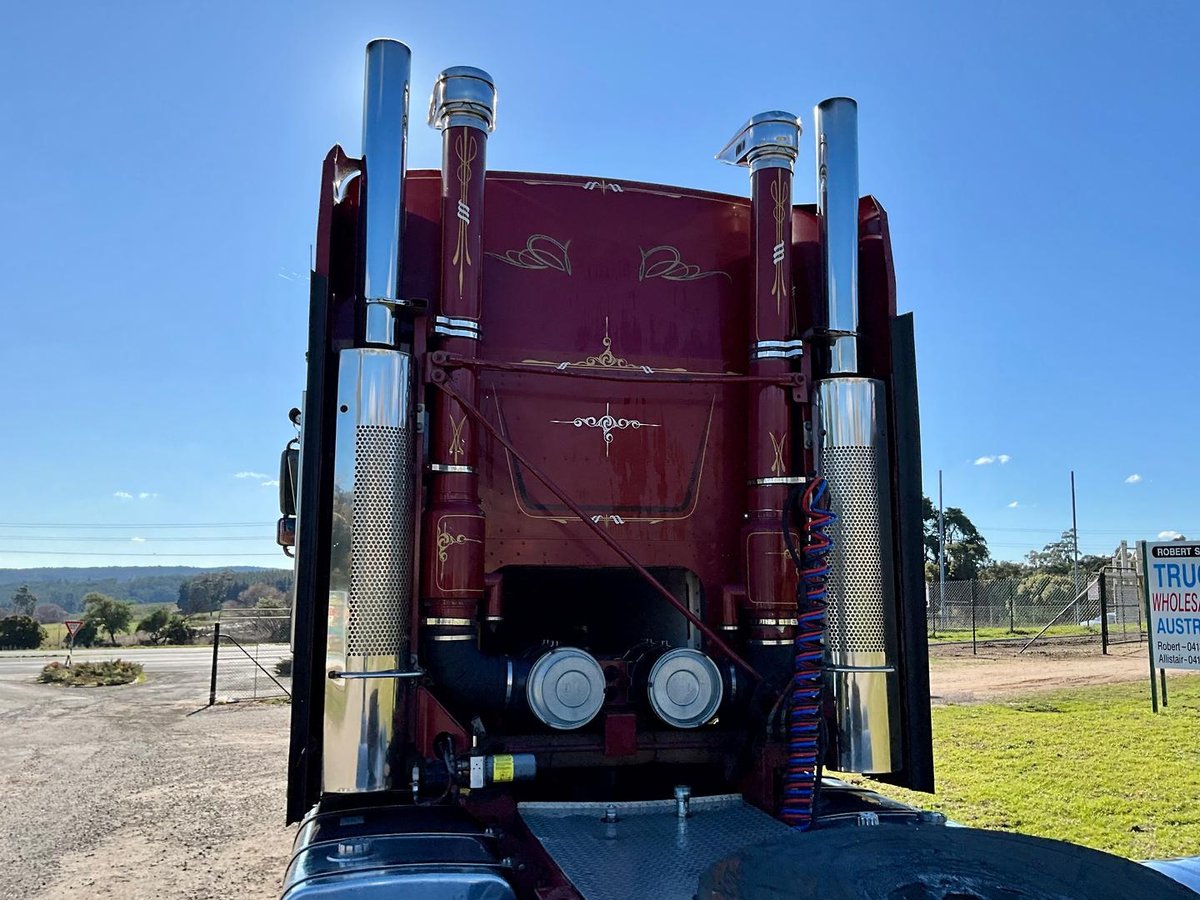 2010 Kenworth K100 Series K108 image 20