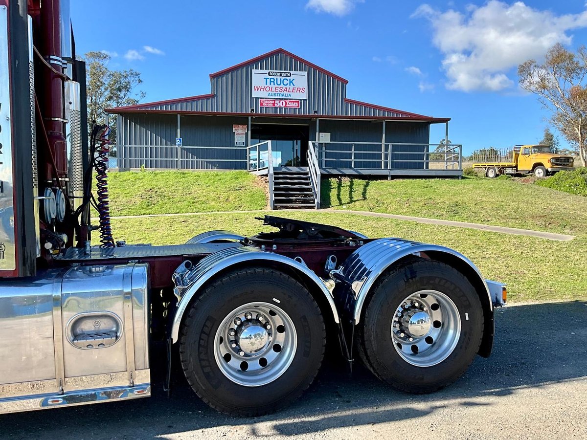 2010 Kenworth K100 Series K108 image 23
