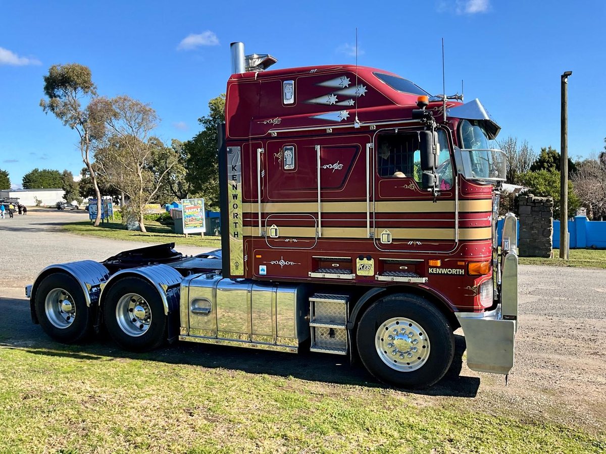 2010 Kenworth K100 Series K108 image 28