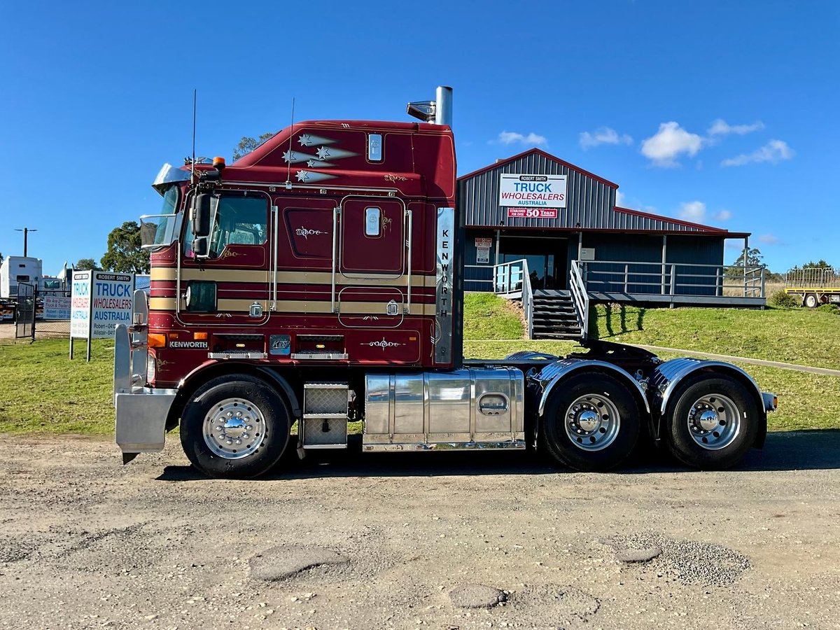 2010 Kenworth K100 Series K108 image 31