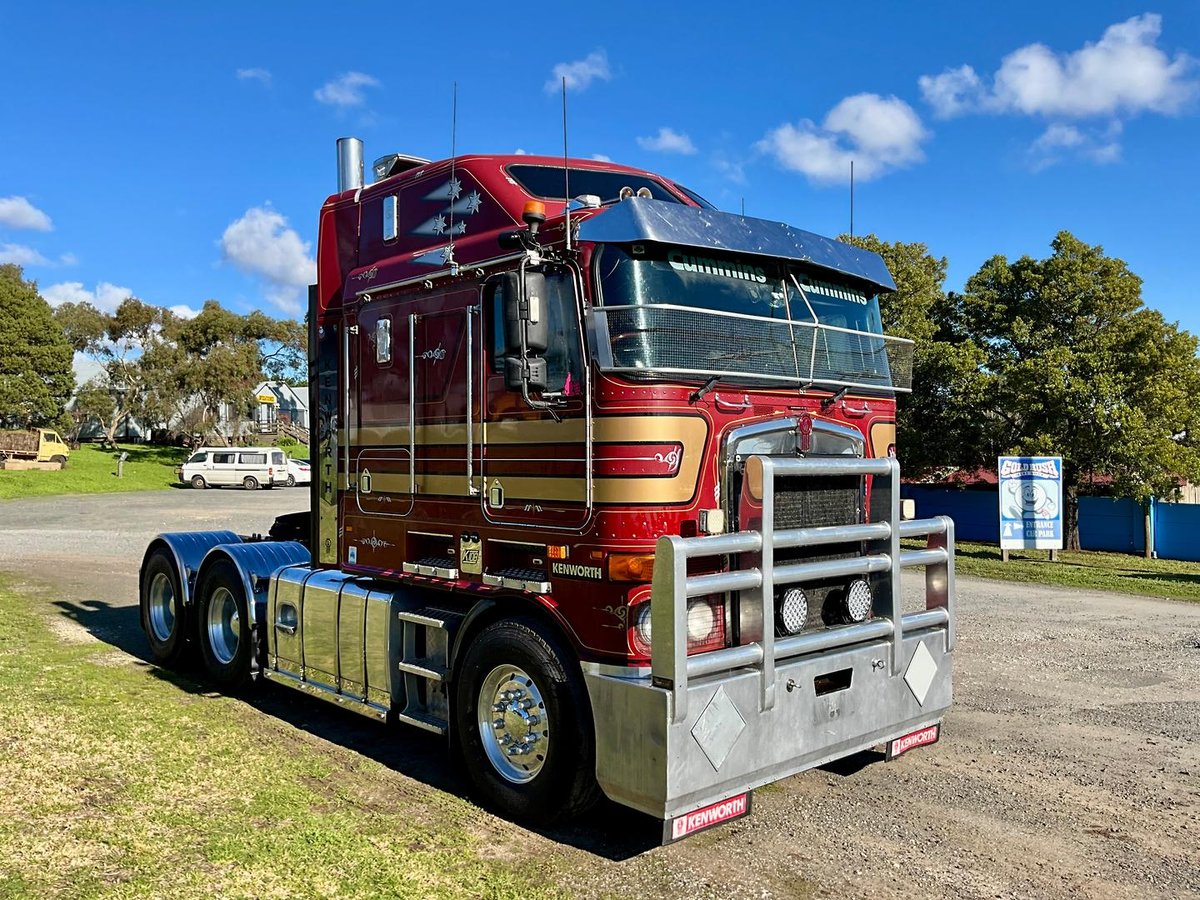 2010 Kenworth K100 Series K108 image 6