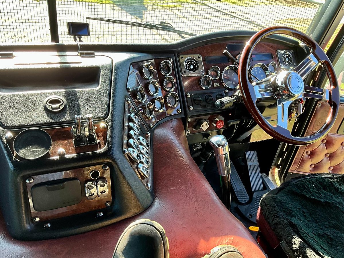 2010 Kenworth K100 Series K108 image 7