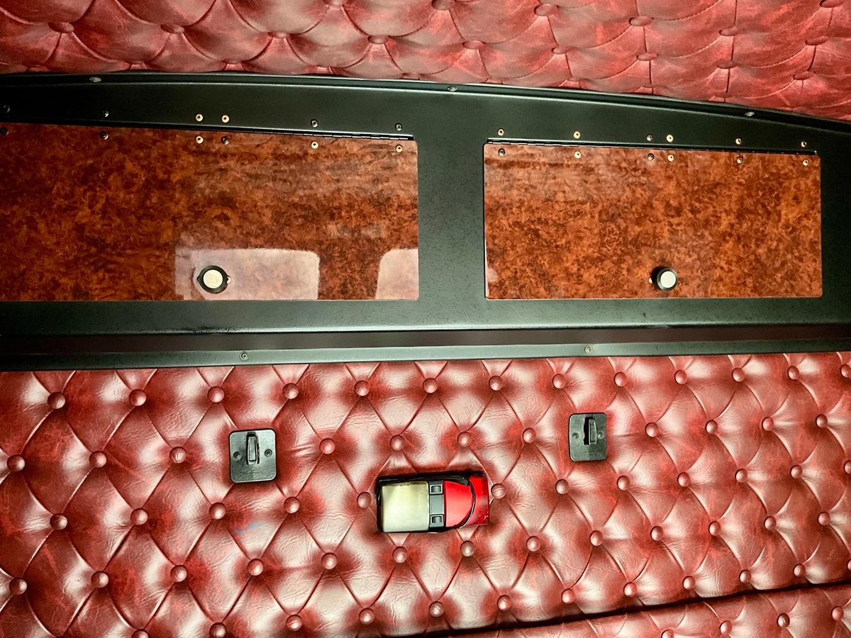 2010 Kenworth K100 Series K108 image 9