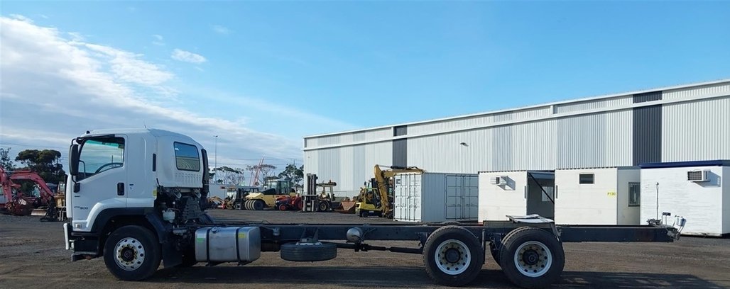 2017 Isuzu Fvl 240-300 image 4