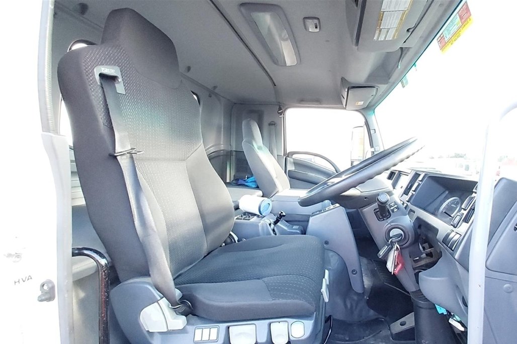 2017 Isuzu Fvl 240-300 image 6