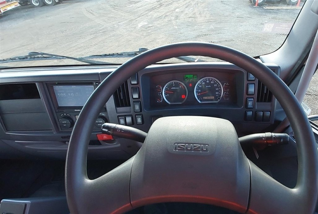 2017 Isuzu Fvl 240-300 image 7