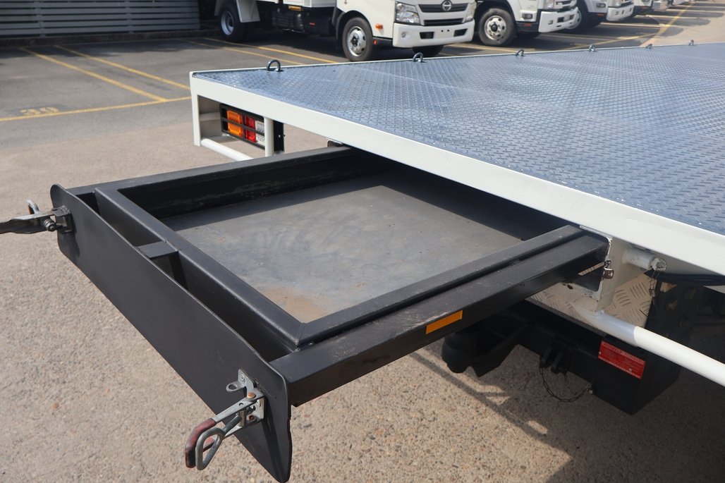 2018 ISUZU FRR 110/260 image 17