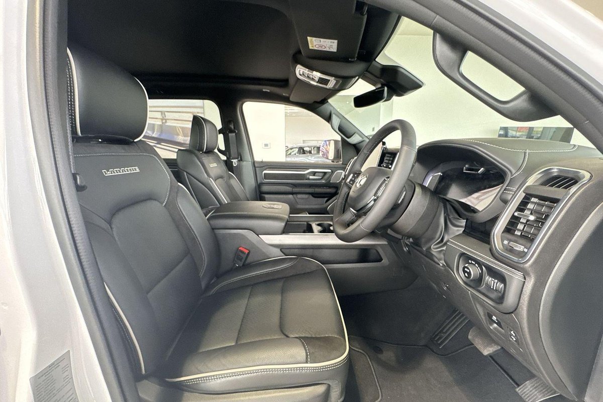2025 RAM 1500 Laramie Sport Hurricane SO RamBox DT MY25 4X4 Dual Range image 17