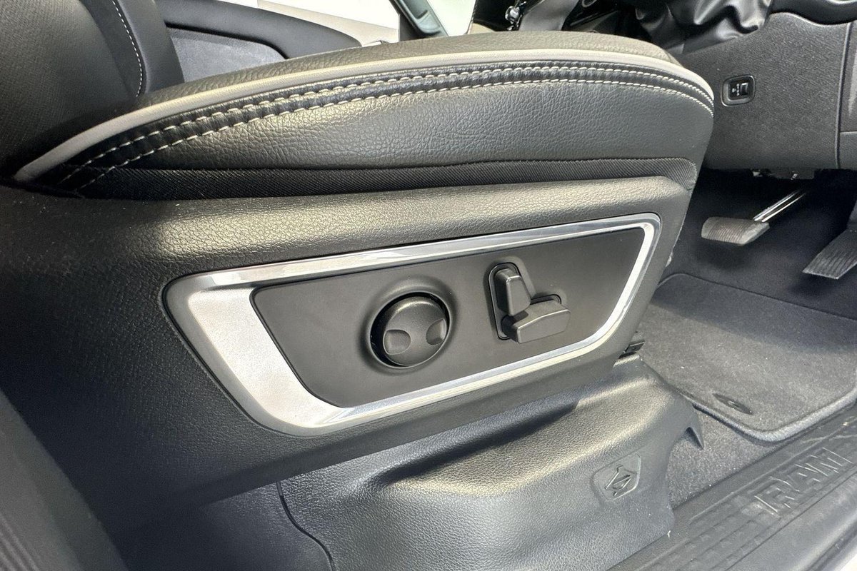 2025 RAM 1500 Laramie Sport Hurricane SO RamBox DT MY25 4X4 Dual Range image 15