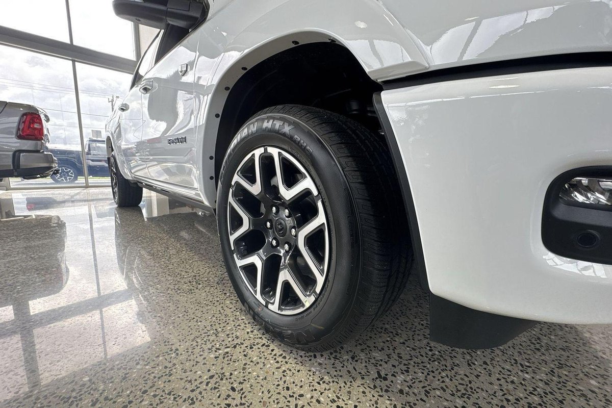 2025 RAM 1500 Laramie Sport Hurricane SO RamBox DT MY25 4X4 Dual Range image 10