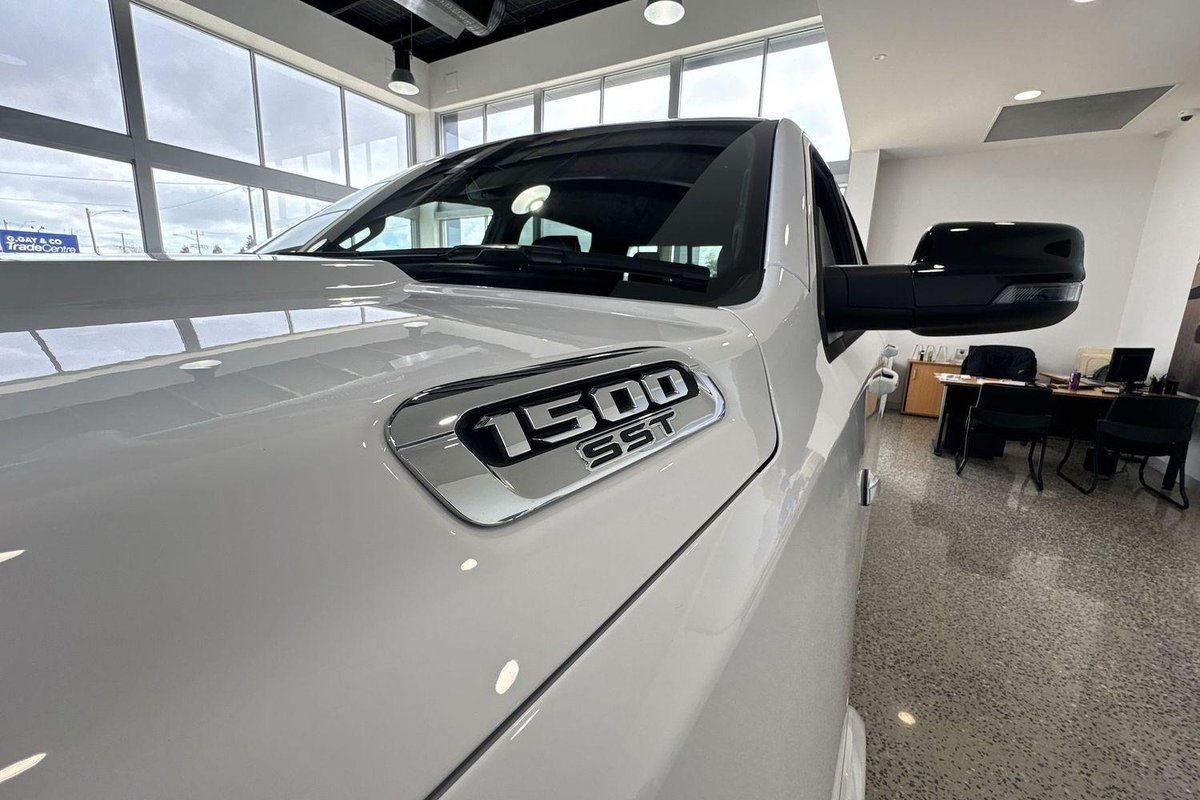 2025 RAM 1500 Laramie Sport Hurricane SO RamBox DT MY25 4X4 Dual Range image 12