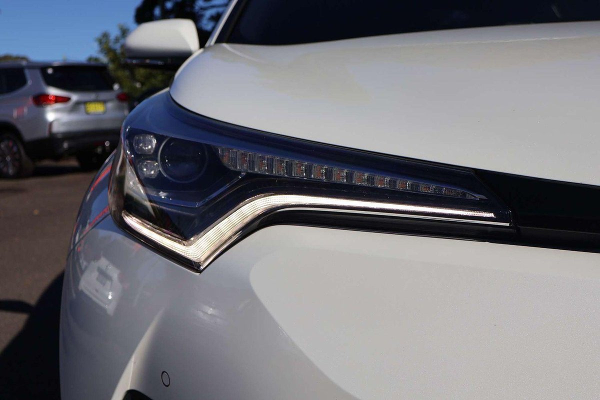 2017 Toyota C-HR Koba NGX50R AWD image 8