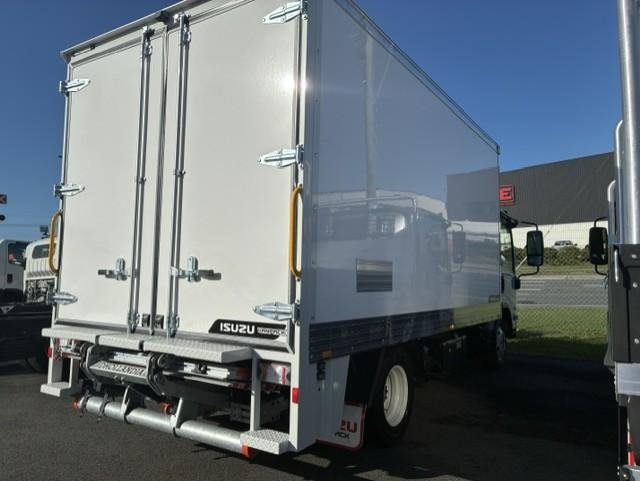 2026 Isuzu N Series Nnr 45-150 Dt D34 Vanpack image 5