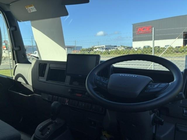 2026 Isuzu N Series Nnr 45-150 Dt D34 Vanpack image 10