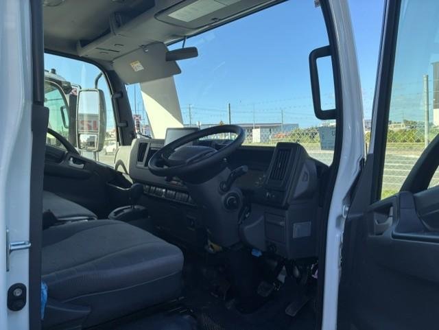 2026 Isuzu N Series Nnr 45-150 Dt D34 Vanpack image 9