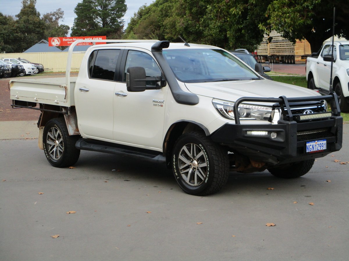 2018 Toyota Hilux SR5 GUN126R White