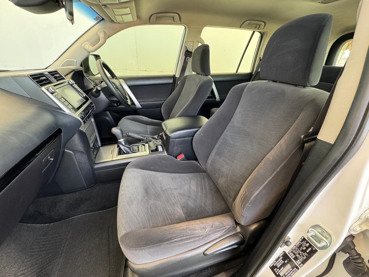 2019 Toyota Landcruiser Prado GX GDJ150R 4X4 Dual Range image 10