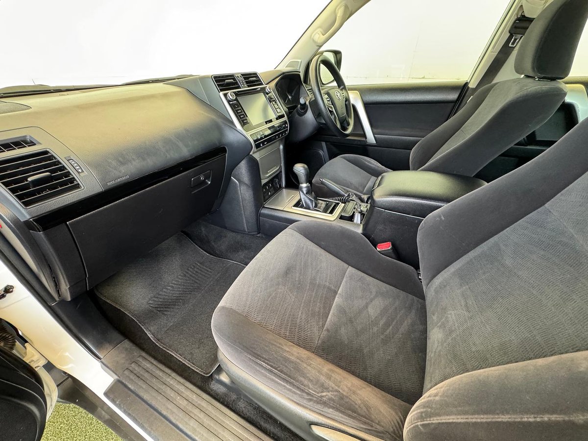 2019 Toyota Landcruiser Prado GX GDJ150R 4X4 Dual Range image 11