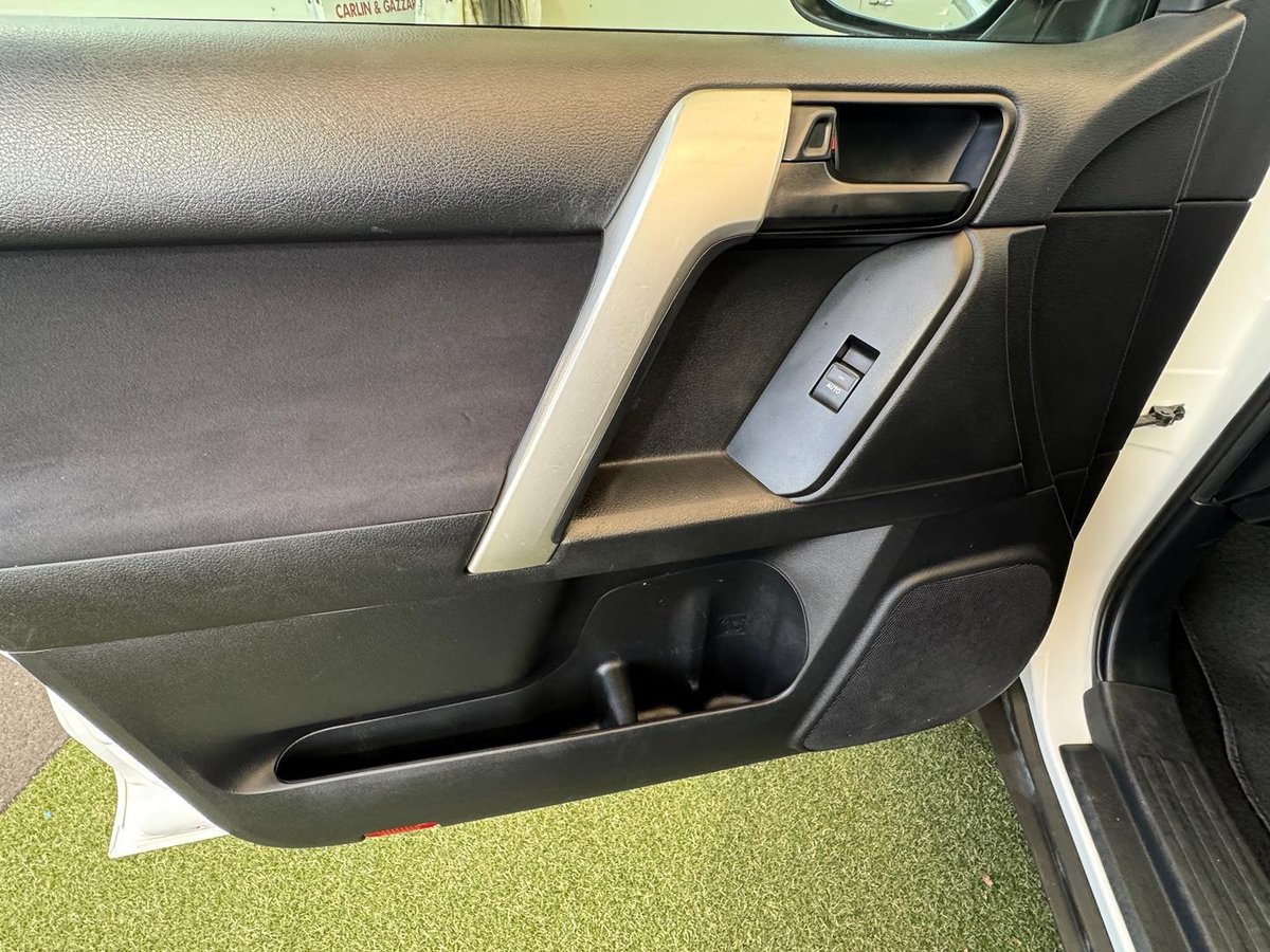 2019 Toyota Landcruiser Prado GX GDJ150R 4X4 Dual Range image 16